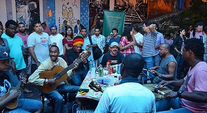 Rodas de samba: onde nasce e se mantém o ritmo afro-brasileiro