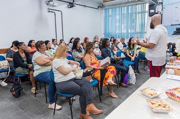 MultiRio Itinerante: professores participam de novo ciclo de oficinas “mão na massa” com Meias Aventuras