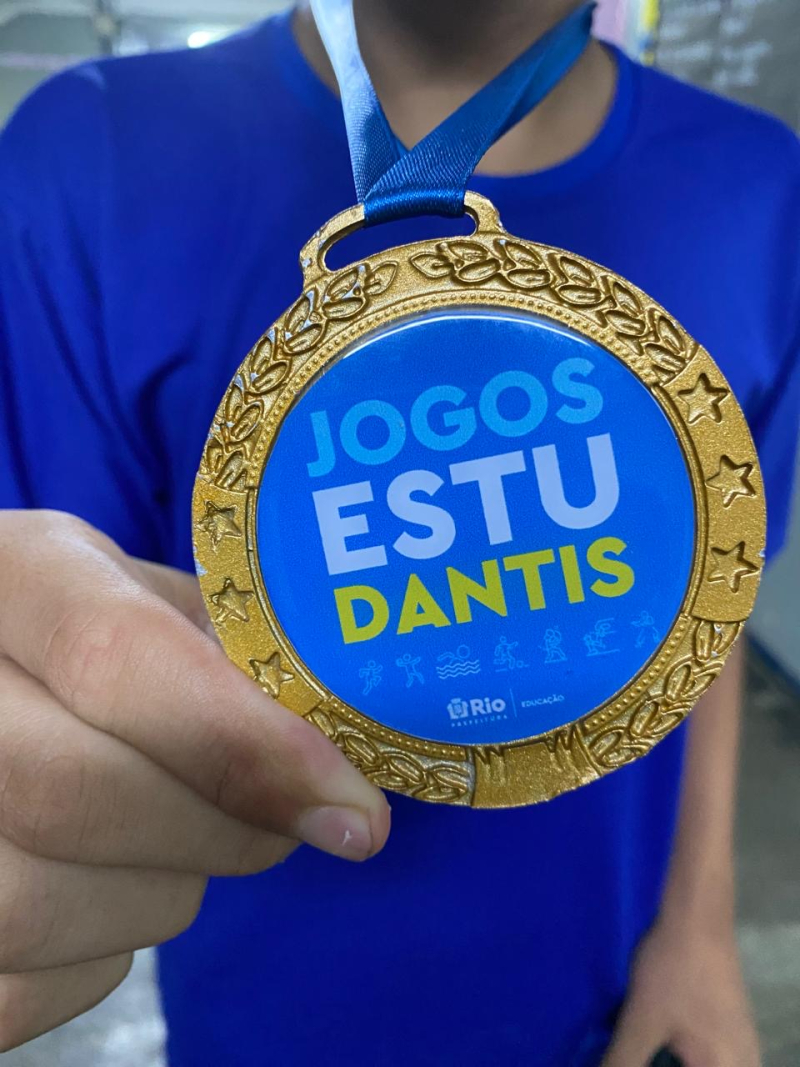 Quando o esporte recebe o destaque que merece, toda a comunidade escolar se beneficia. E a prova está aí: Primeiríssimo Lugar , no Handebol Masculino, na categoria Sub-14, dos Jogos  Estudantis da Prefeitura da Cidade Do Rio de Janeiro.